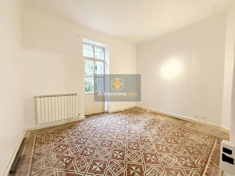 Immeuble - 300 m² - 13 pièces