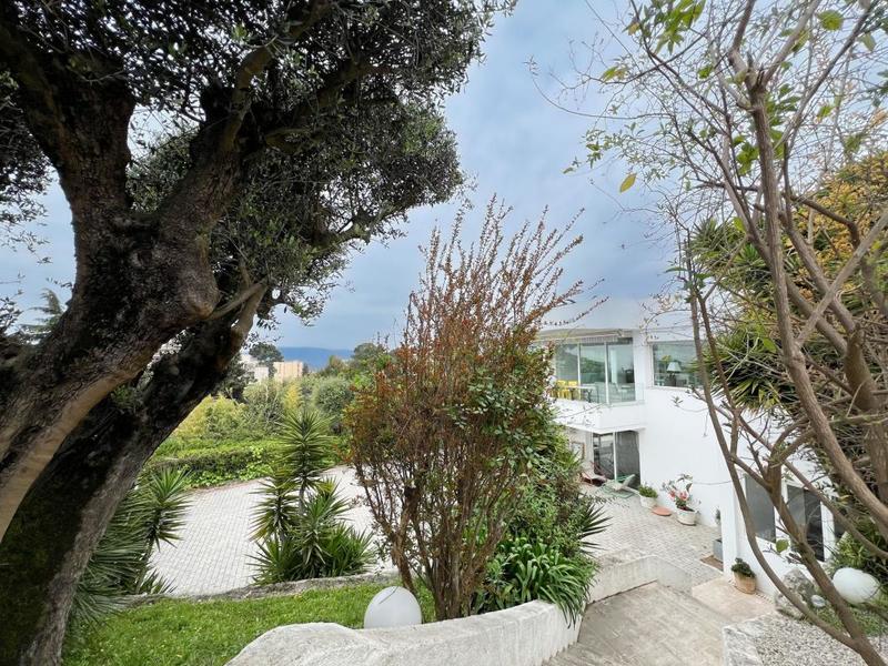 Villa - 257 m² - 6 pièces