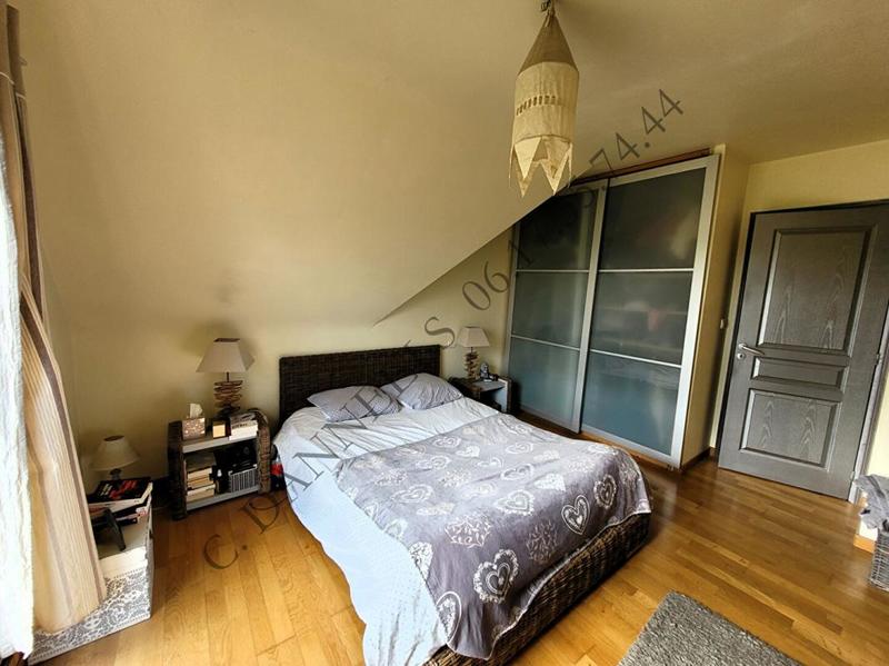 Maison - 177 m² - 7 pièces