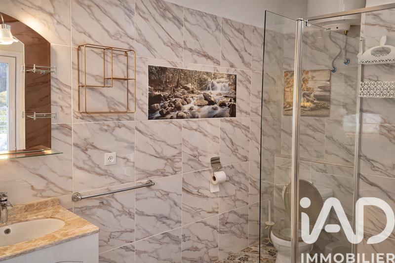 Immeuble - 7 873 m² - 3 pièces