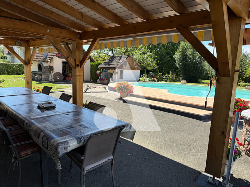 Maison - 205 m² - 10 pièces