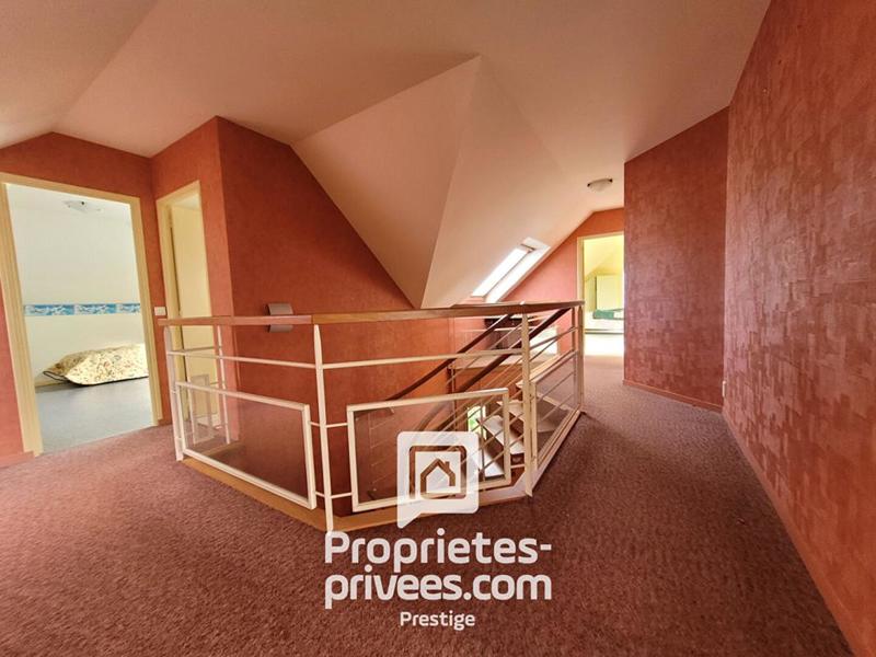 Demeure - 215 m² - 7 pièces