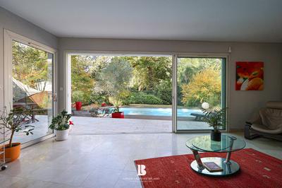 Maison - 192 m² - 6 pièces