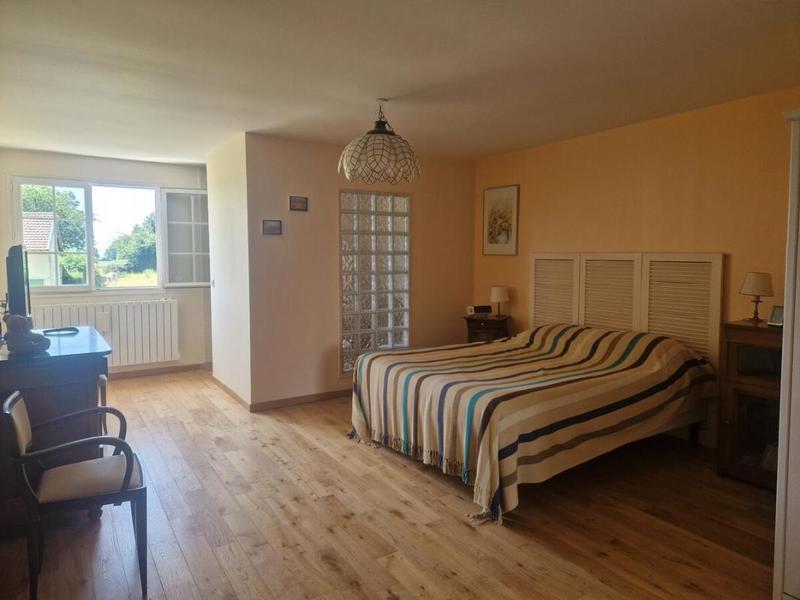 Maison - 231 m² - 8 pièces