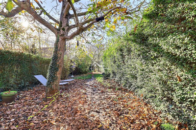 Maison - 240 m² - 10 pièces