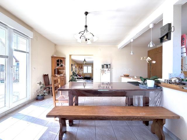 Maison traditionnelle - 105 m² - 4 pièces