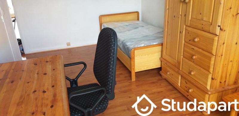 Chambre - 12 m² - 1 pièce