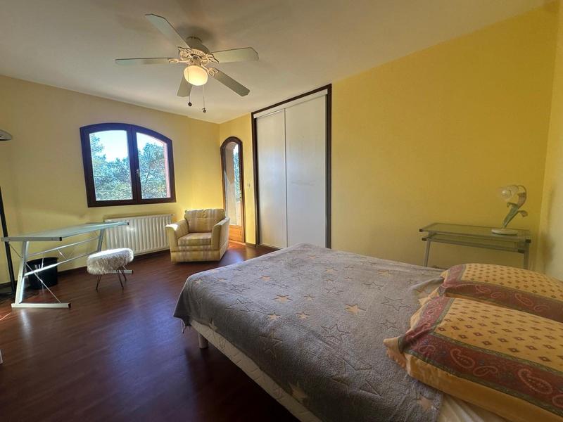 Maison traditionnelle - 268 m² - 9 pièces