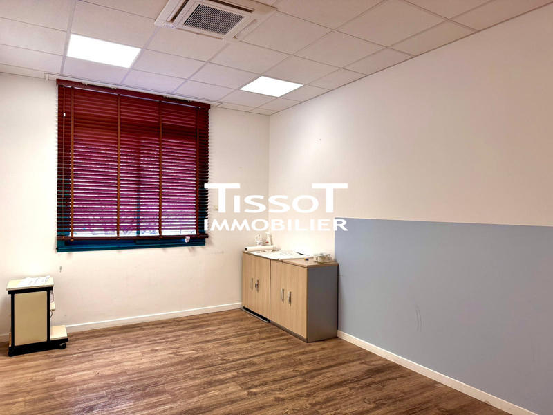 Bureau - 101 m² - 5 pièces