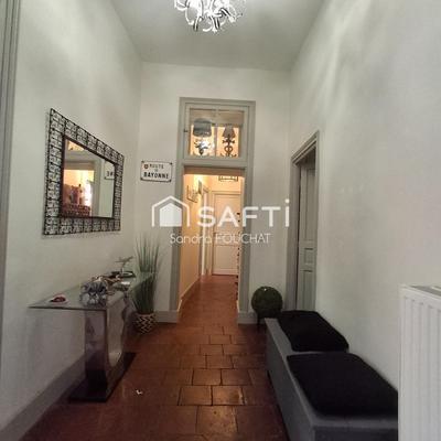 Appartement - 140 m² - 5 pièces