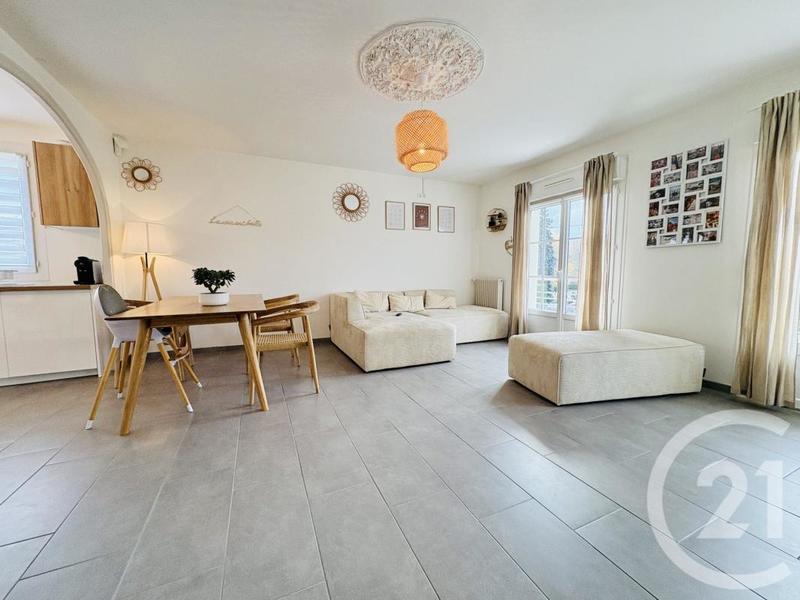 Maison - 110 m² - 6 pièces