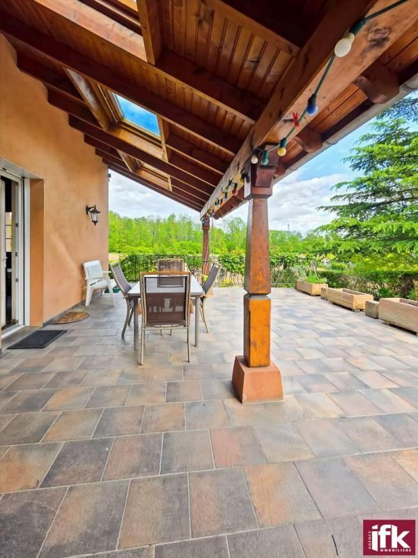 Propriété - 370 m² - 10 pièces