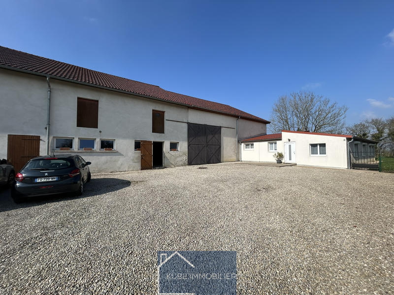 Propriété - 355 m² - 9 pièces