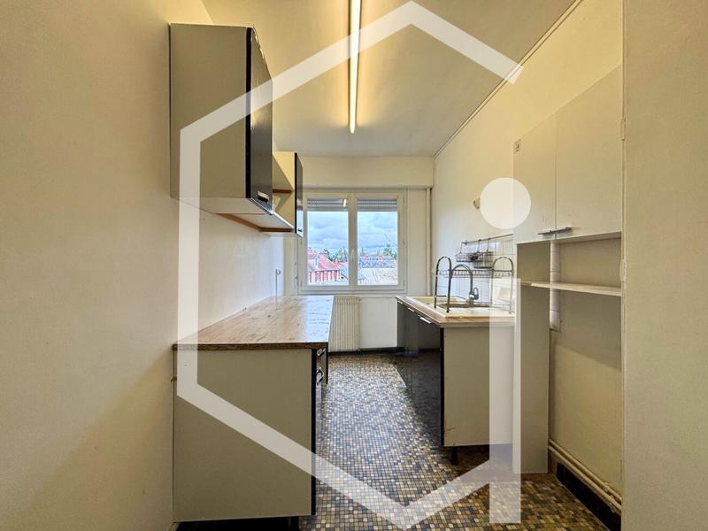 Immeuble - 305 m² - 16 pièces