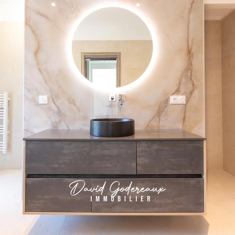 Villa - 287 m² - 8 pièces