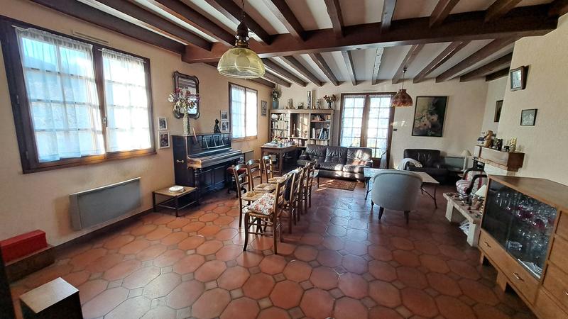 Maison - 181 m² - 7 pièces