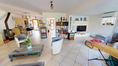 Maison traditionnelle - 198 m² - 6 pièces