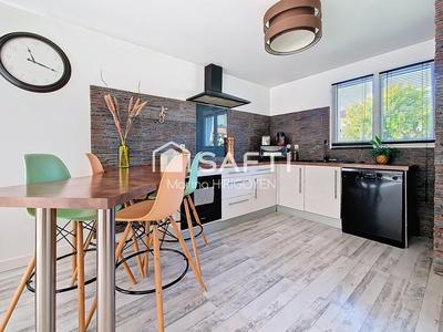 Maison - 90 m² - 5 pièces