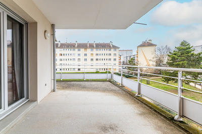 Appartement - 79 m² - 4 pièces