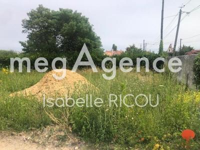 Terrain constructible - 179 m²