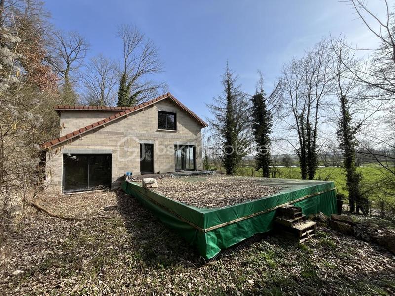 Maison - 140 m² - 5 pièces