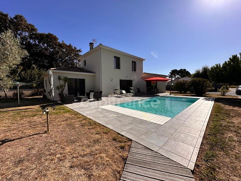 Maison - 163 m² - 5 pièces