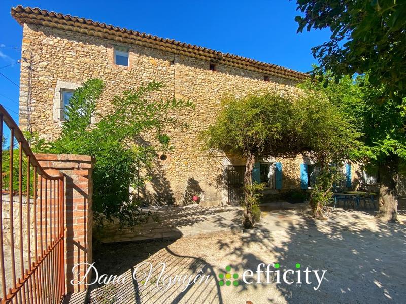 Mas - 259 m² - 9 pièces