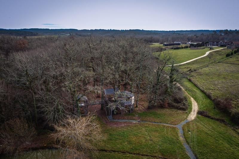 Propriété - 564 m² - 16 pièces