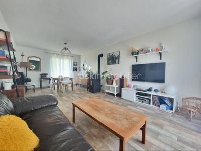 Maison traditionnelle - 80 m² - 5 pièces