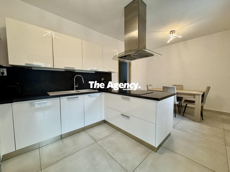 Villa - 203 m² - 9 pièces