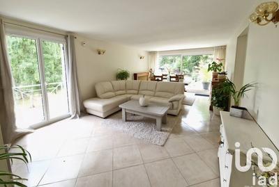 Maison - 251 m² - 10 pièces