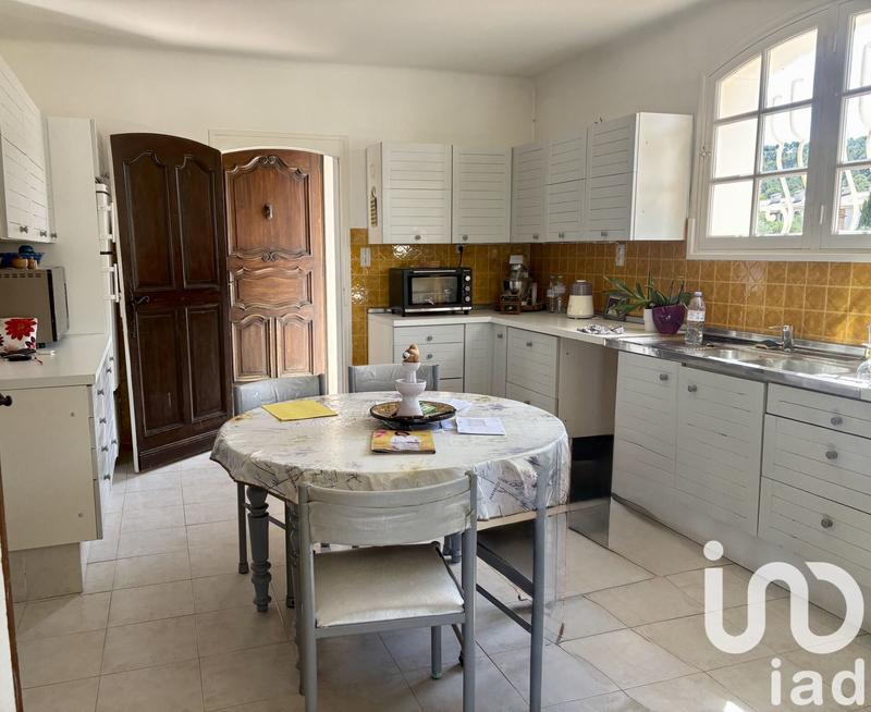 Maison - 240 m² - 8 pièces