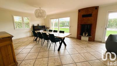 Maison - 215 m² - 6 pièces