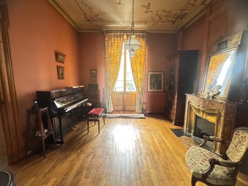 Maison - 184 m² - 10 pièces