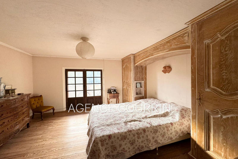 Villa - 200 m² - 5 pièces