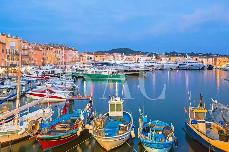 Villa - 250 m² - 9 pièces