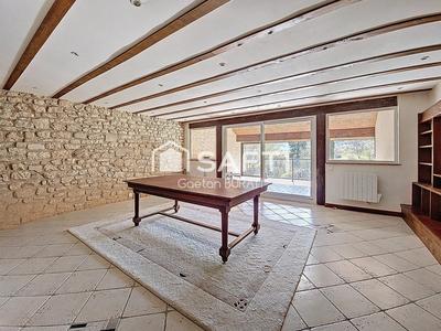 Maison - 223 m² - 9 pièces