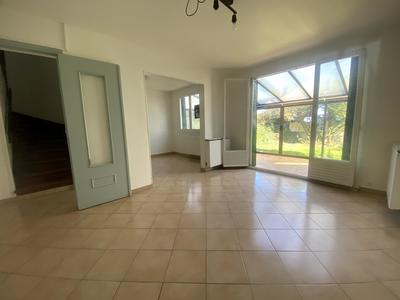 Maison - 96 m² - 5 pièces