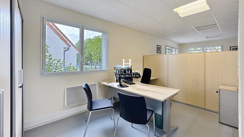 Bureau - 302 m²