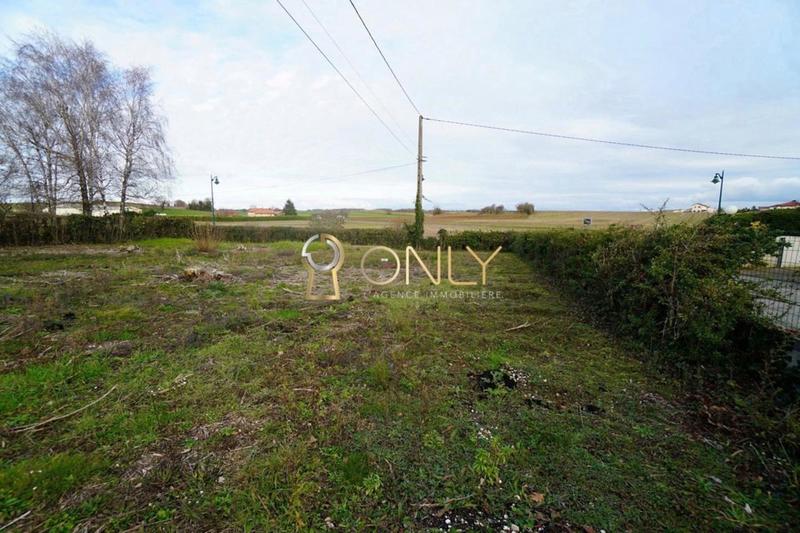 Terrain constructible - 881 m²