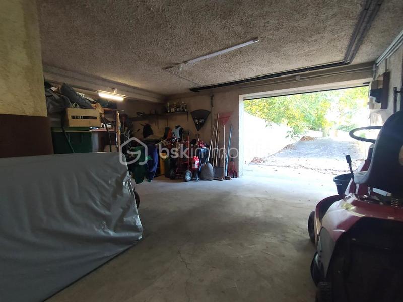 Maison traditionnelle - 187 m² - 7 pièces