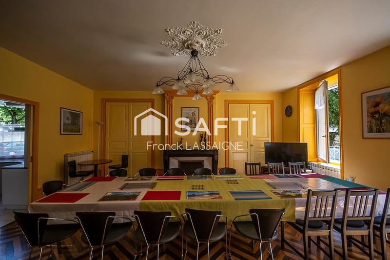 Maison - 387 m² - 15 pièces