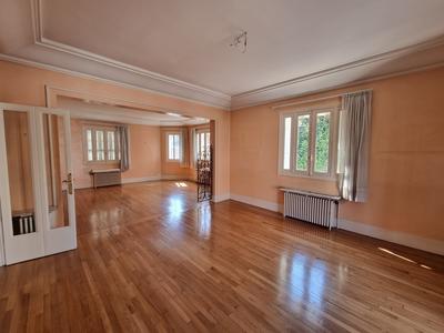 Maison - 331 m² - 7 pièces