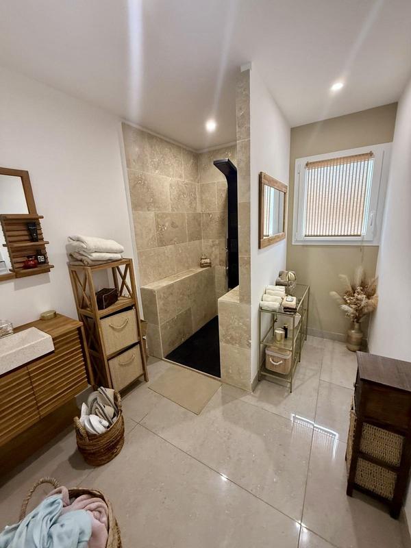 Villa - 200 m² - 5 pièces