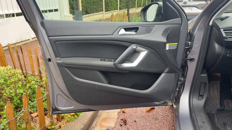 Peugeot 308 II 1.2 PureTech 130 Allure