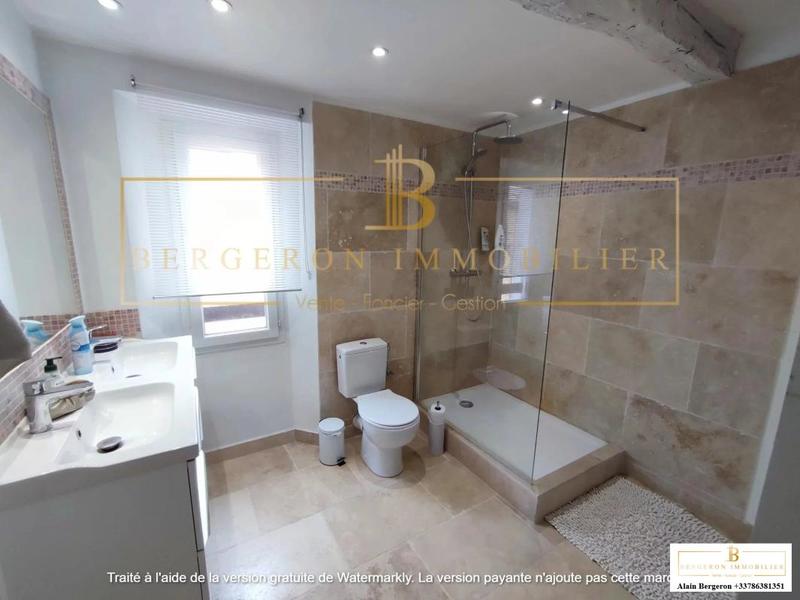 Maison traditionnelle - 92 m² - 4 pièces