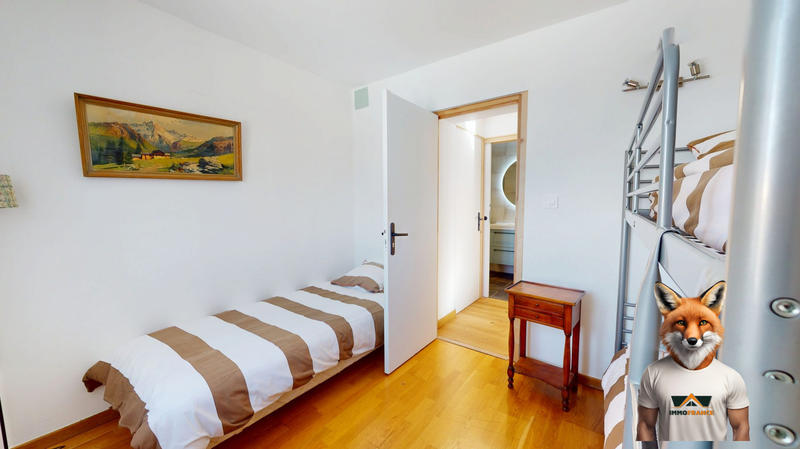 Local commercial - 1 017 m² - 28 pièces