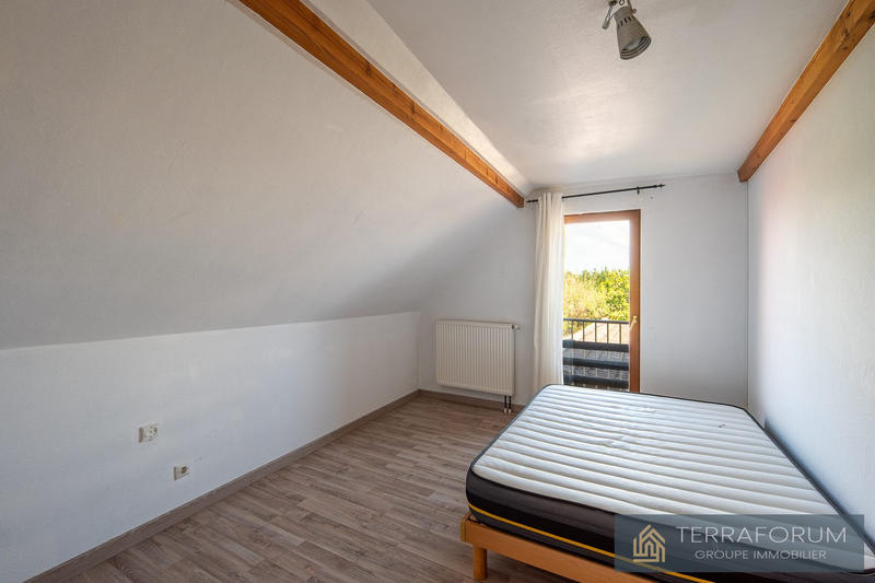 Maison - 202 m² - 9 pièces