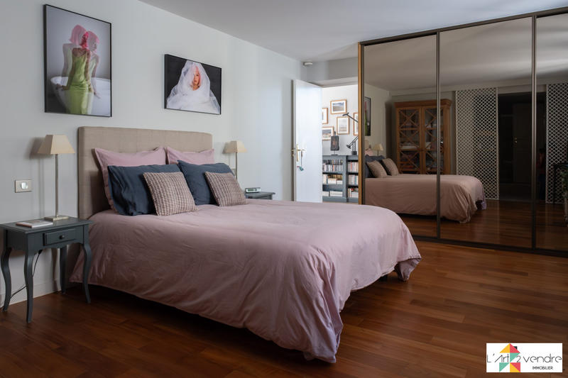 Villa - 204 m² - 8 pièces