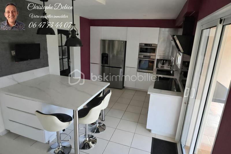 Pavillon - 199 m² - 7 pièces